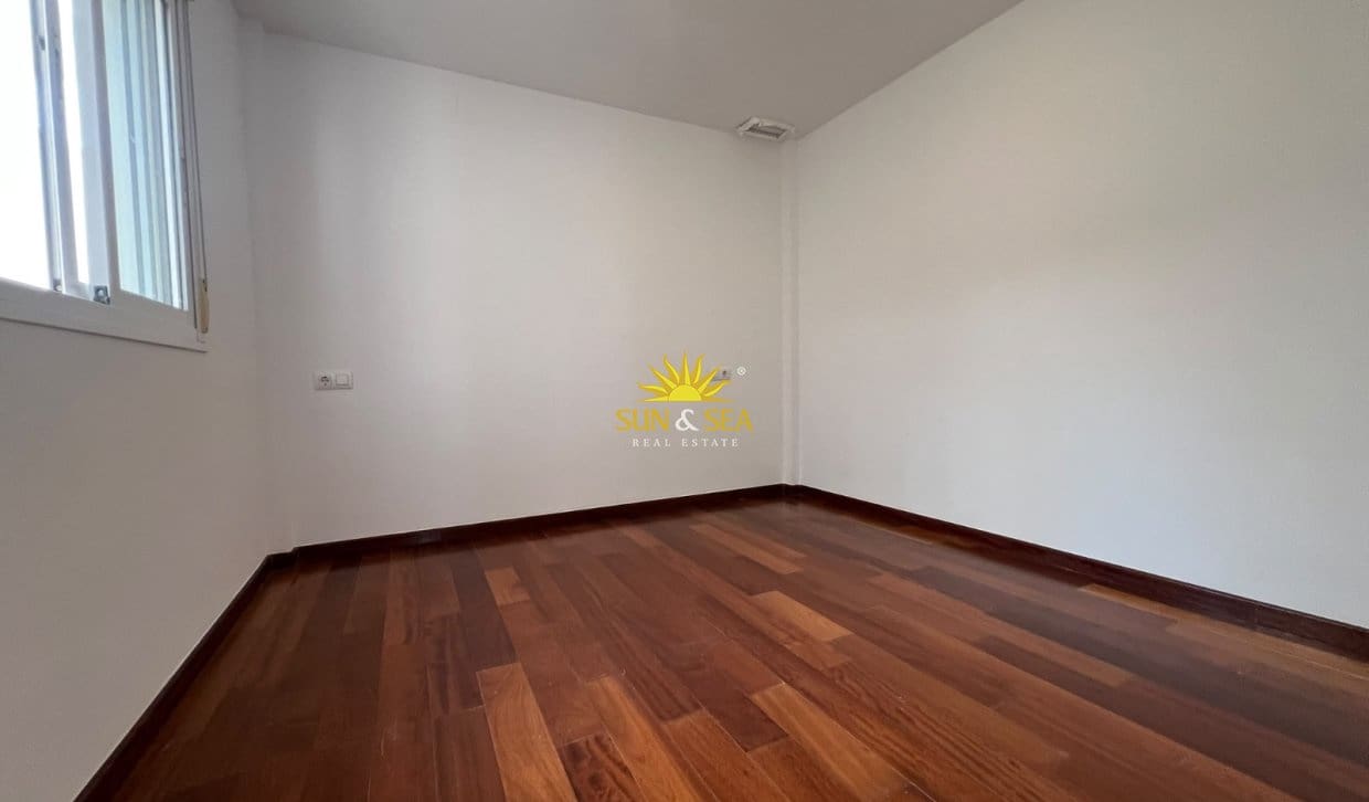 3 Zimmer Villa zu vermieten in Elche / Elx mit Pool Garage - 1.750 € (Ref: 10099152)