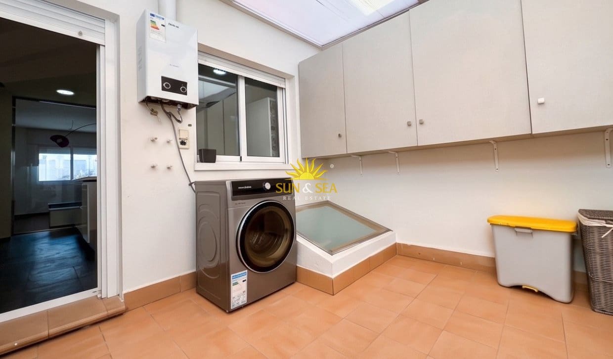3 Zimmer Villa zu vermieten in Elche / Elx mit Pool Garage - 1.750 € (Ref: 10099152)