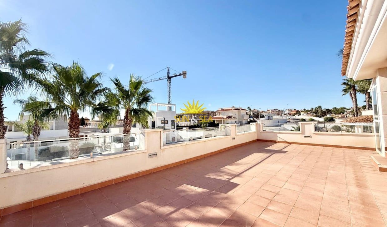 3 quarto Moradia para arrendamento para férias em Ciudad Quesada com piscina Garagem - 3 500 € (Ref: 10100540)