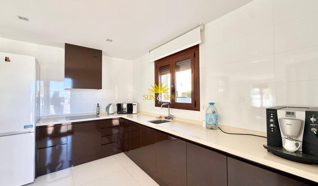 3 quarto Moradia para arrendamento para férias em Ciudad Quesada com piscina Garagem - 3 500 € (Ref: 10100540)