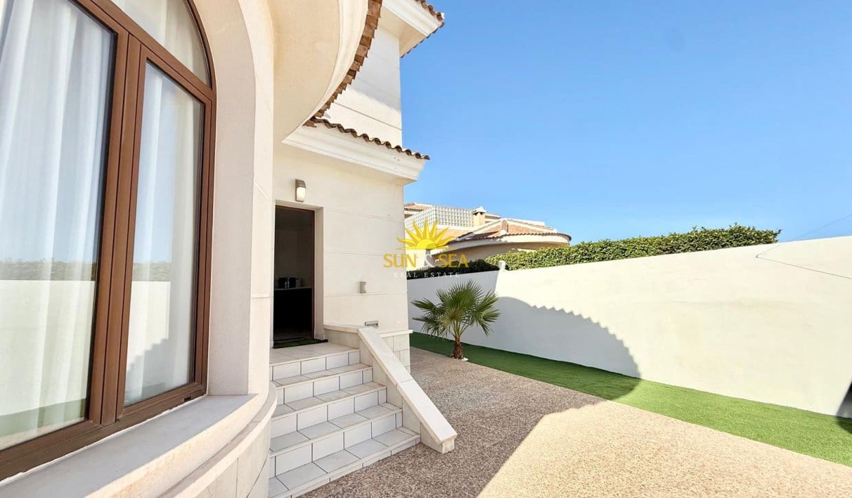 3 quarto Moradia para arrendamento para férias em Ciudad Quesada com piscina Garagem - 3 500 € (Ref: 10100540)