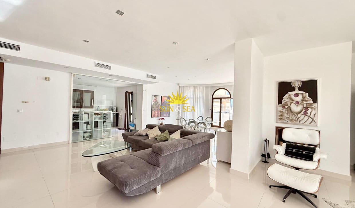 3 quarto Moradia para arrendamento para férias em Ciudad Quesada com piscina Garagem - 3 500 € (Ref: 10100540)