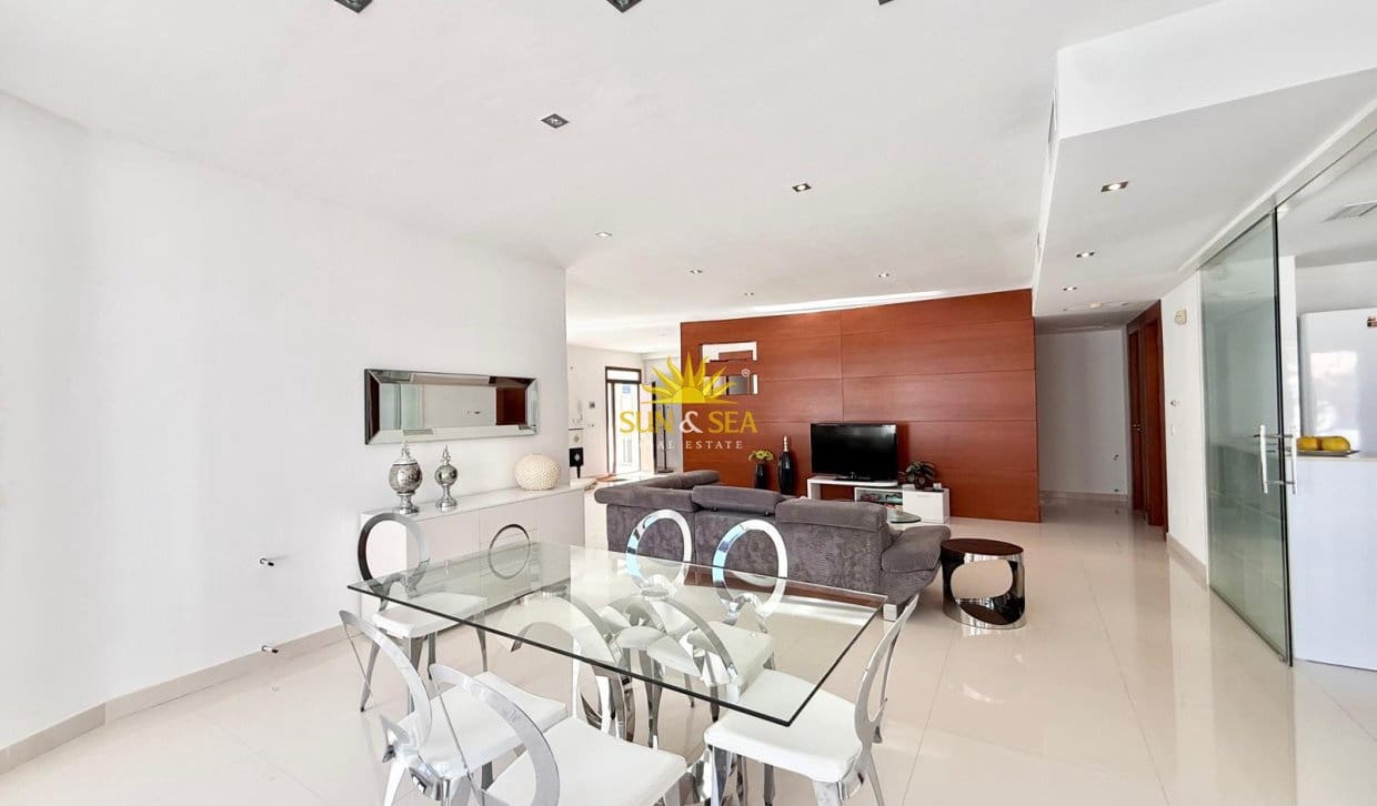 3 quarto Moradia para arrendamento para férias em Ciudad Quesada com piscina Garagem - 3 500 € (Ref: 10100540)