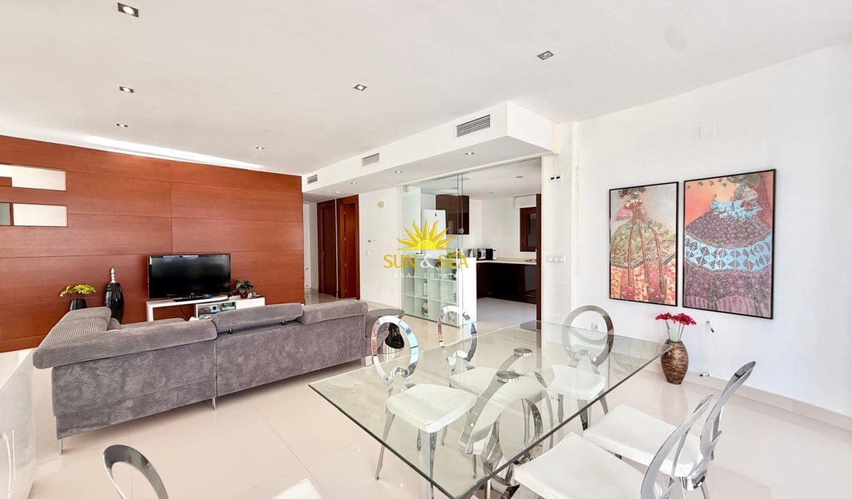 3 quarto Moradia para arrendamento para férias em Ciudad Quesada com piscina Garagem - 3 500 € (Ref: 10100540)