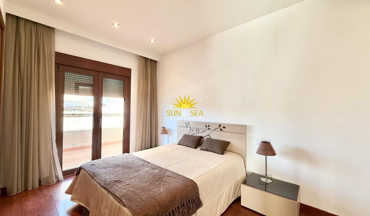 3 quarto Moradia para arrendamento para férias em Ciudad Quesada com piscina Garagem - 3 500 € (Ref: 10100540)
