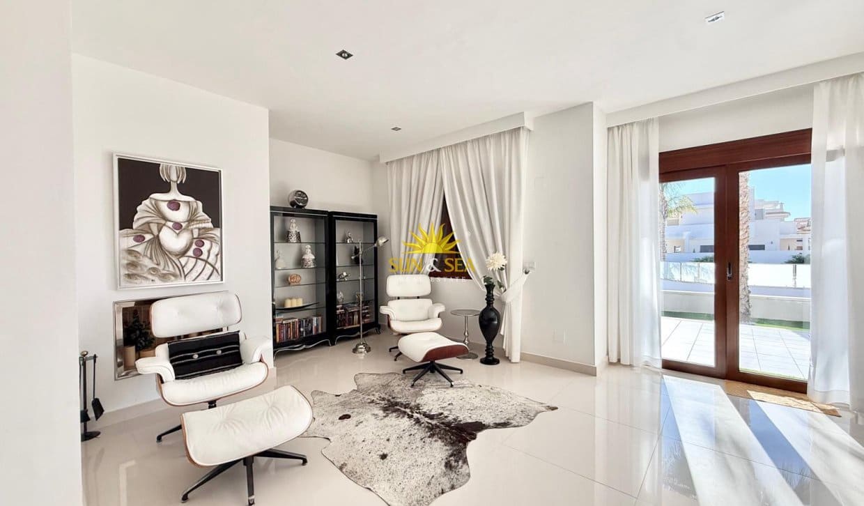 3 quarto Moradia para arrendamento para férias em Ciudad Quesada com piscina Garagem - 3 500 € (Ref: 10100540)