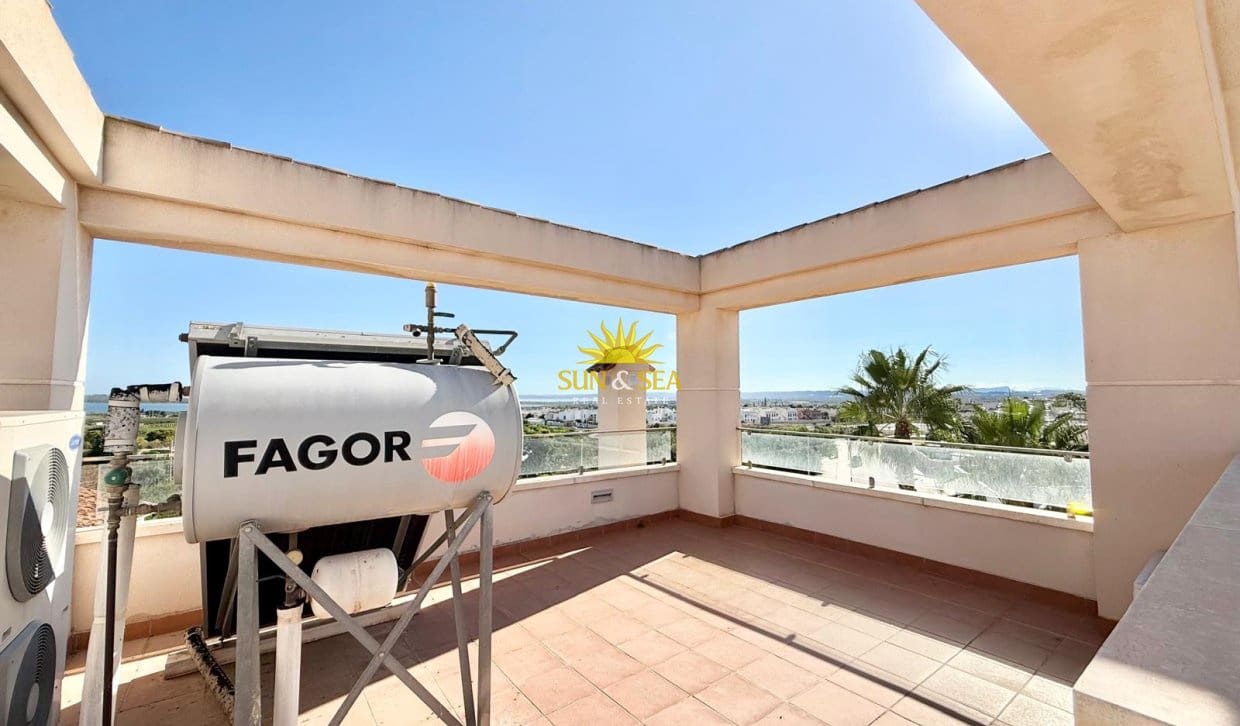 3 quarto Moradia para arrendamento para férias em Ciudad Quesada com piscina Garagem - 3 500 € (Ref: 10100540)