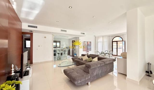 3 quarto Moradia para arrendamento para férias em Ciudad Quesada, Rojales com piscina Garagem - 3 500 € (Ref: 10100540)