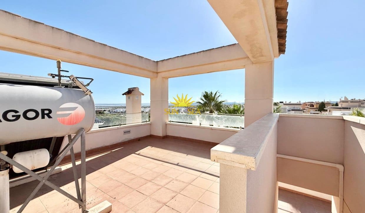 3 quarto Moradia para arrendamento para férias em Ciudad Quesada com piscina Garagem - 3 500 € (Ref: 10100540)