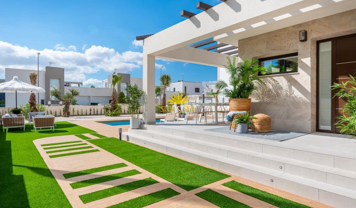 3 camera da letto Villa da affittare in Ciudad Quesada con piscina garage - 3.100 € (Rif: 10101188)