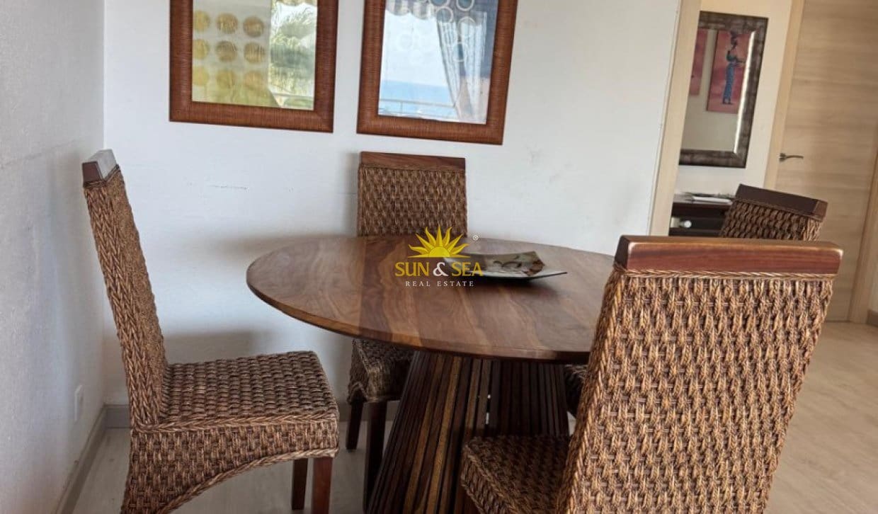 2 slaapkamer Appartement voor vakantieverhuur in Alicante stad met zwembad garage - € 1.550 (Ref: 10101189)