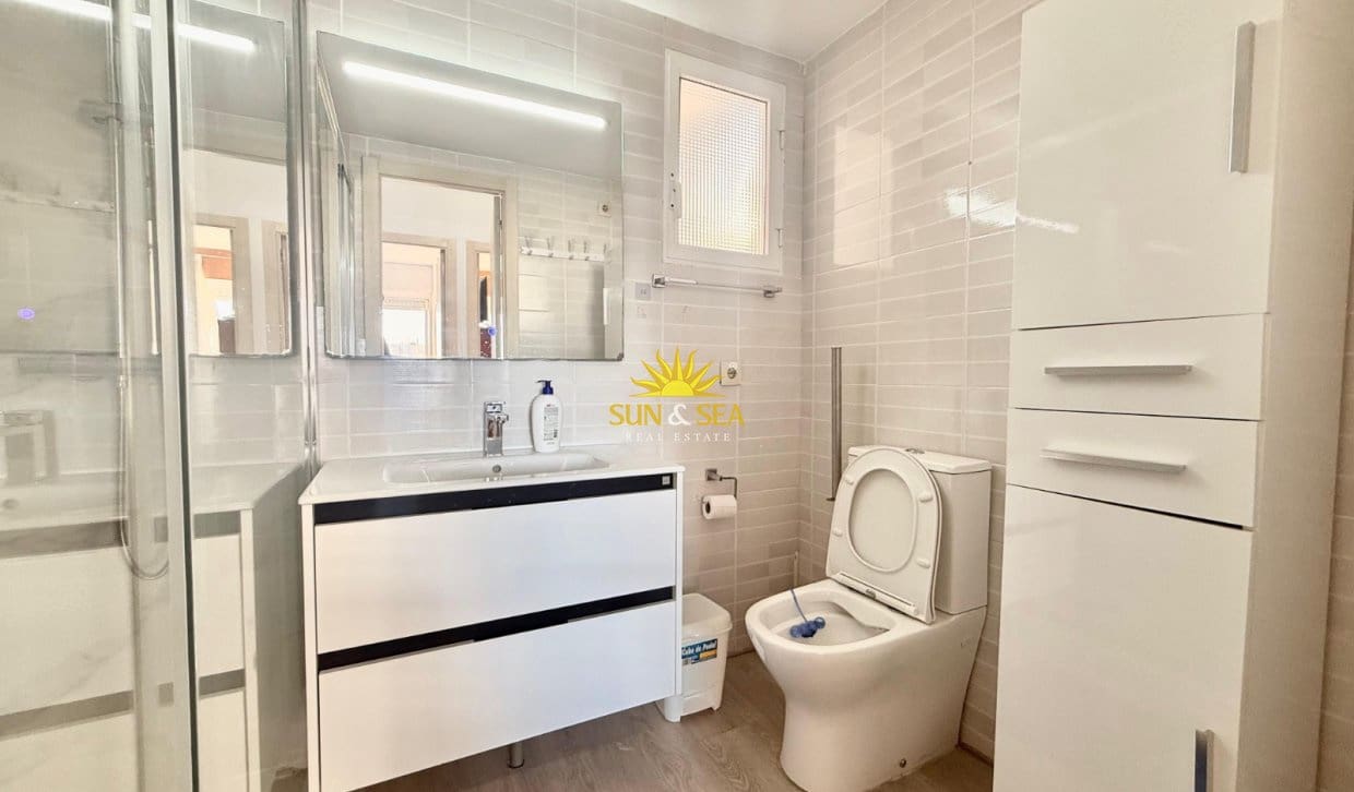 2 bedroom Apartment for holiday rental in Alicante / Alacant city with pool garage - € 1,550 (Ref: 10101189)