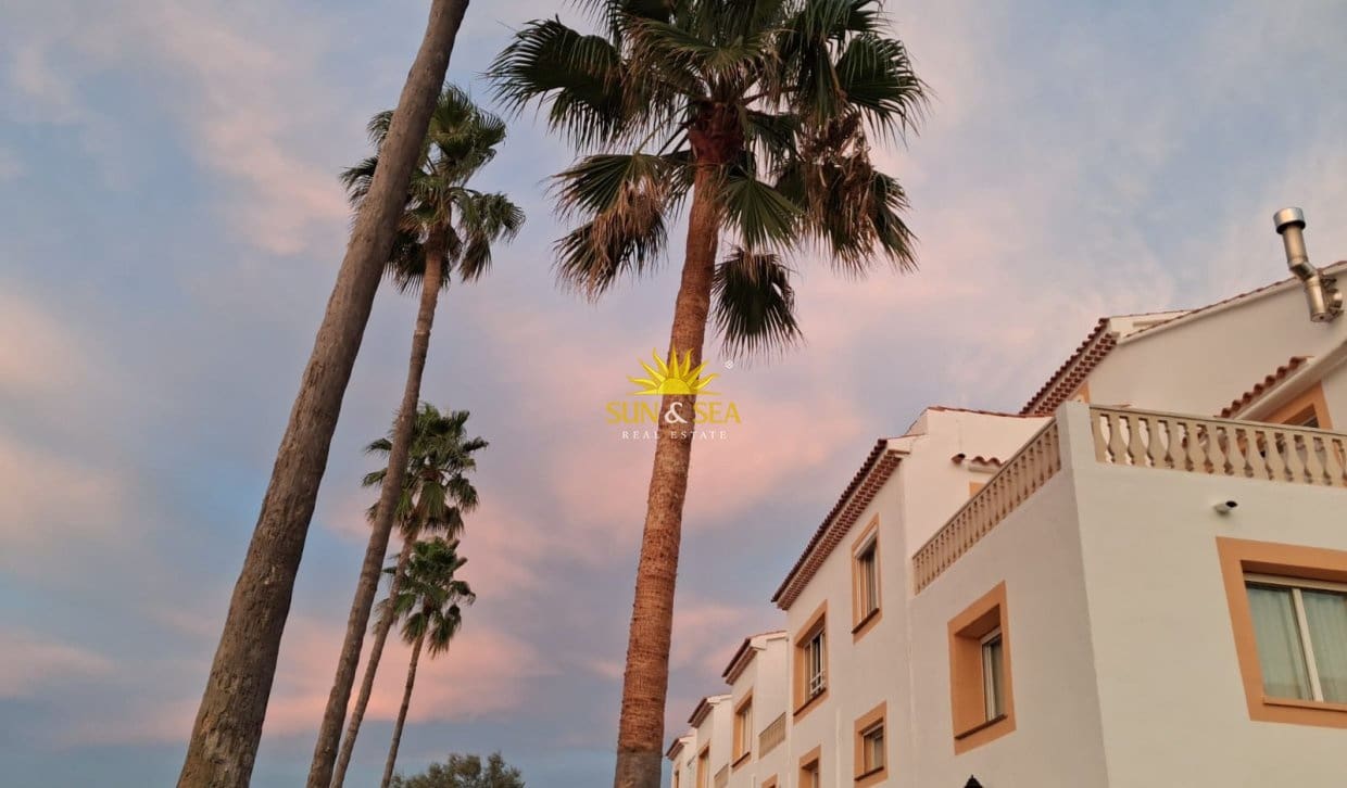 2 quarto Apartamento para arrendamento para férias em Denia com piscina Garagem - 1 100 € (Ref: 10101190)