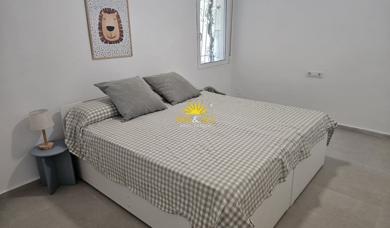 3 soverom Villa til salgs i Torre de la Horadada med svømmebasseng garasje - € 1 300 (Ref: 10101191)