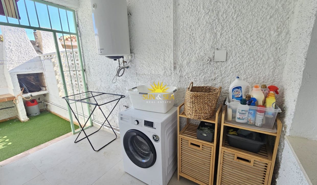 3 soverom Villa til salgs i Torre de la Horadada med svømmebasseng garasje - € 1 300 (Ref: 10101191)