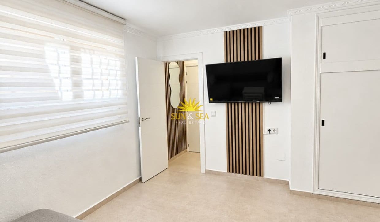 4 camera da letto Appartamento da affitare come casa vacanza in Torrevieja con piscina garage - 1.400 € (Rif: 10103549)