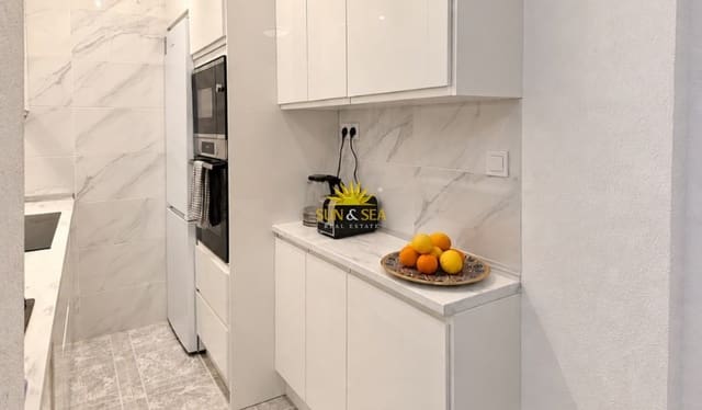 4 camera da letto Appartamento da affitare come casa vacanza in Aguas Nuevas, Torrevieja con piscina garage - 1.400 € (Rif: 10103549)