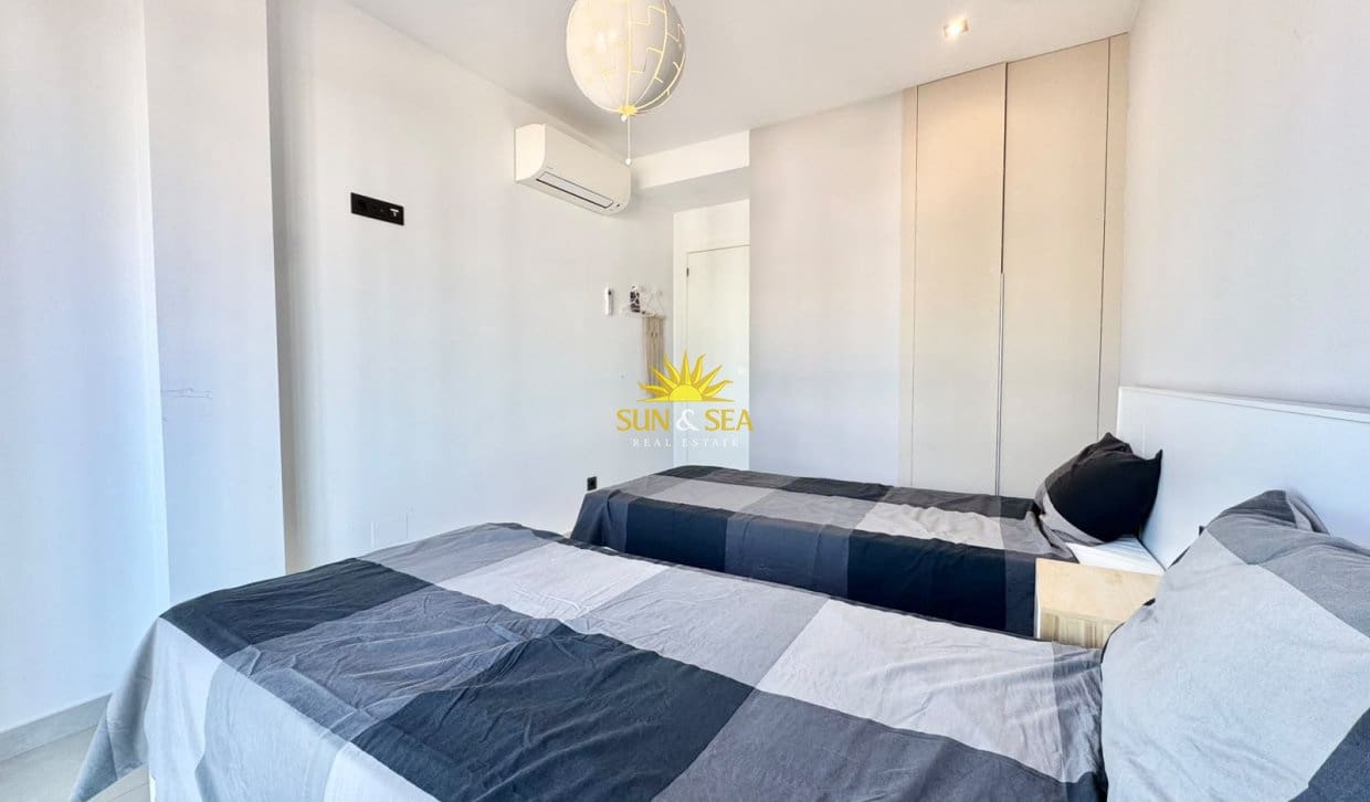 2 soverom Penthouse til leie i Guardamar del Segura med svømmebasseng - € 1 500 (Ref: 10103550)
