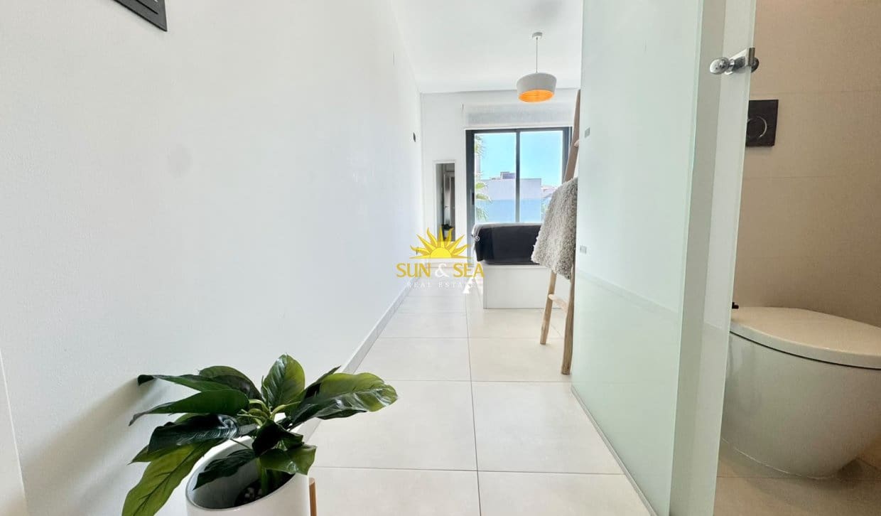 2 soverom Penthouse til leie i Guardamar del Segura med svømmebasseng - € 1 500 (Ref: 10103550)