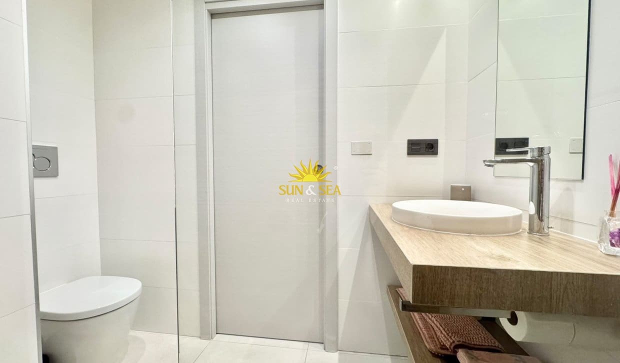 2 soverom Penthouse til leie i Guardamar del Segura med svømmebasseng - € 1 500 (Ref: 10103550)
