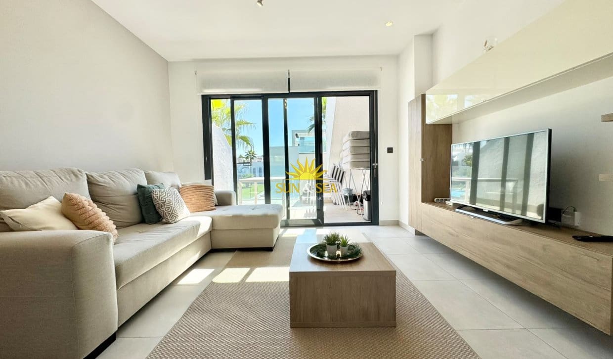 2 soverom Penthouse til leie i Guardamar del Segura med svømmebasseng - € 1 500 (Ref: 10103550)