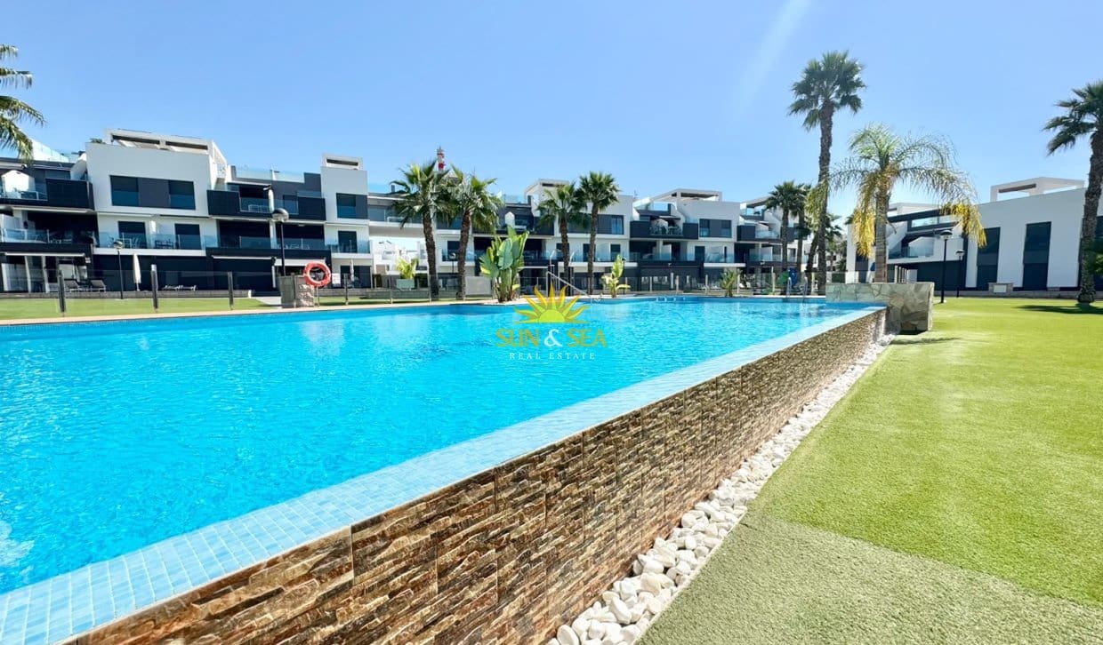 2 soverom Penthouse til leie i Guardamar del Segura med svømmebasseng - € 1 500 (Ref: 10103550)