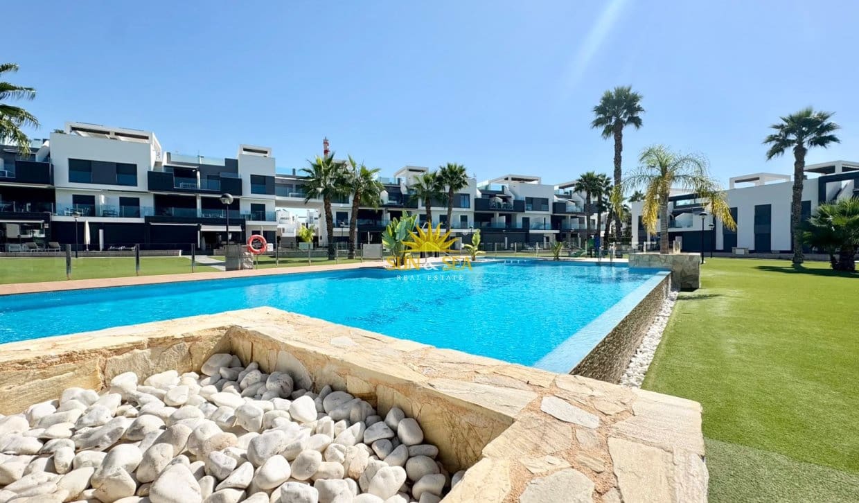 2 soverom Penthouse til leie i Guardamar del Segura med svømmebasseng - € 1 500 (Ref: 10103550)