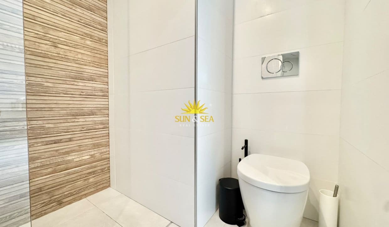 2 soverom Penthouse til leie i Guardamar del Segura med svømmebasseng - € 1 500 (Ref: 10103550)