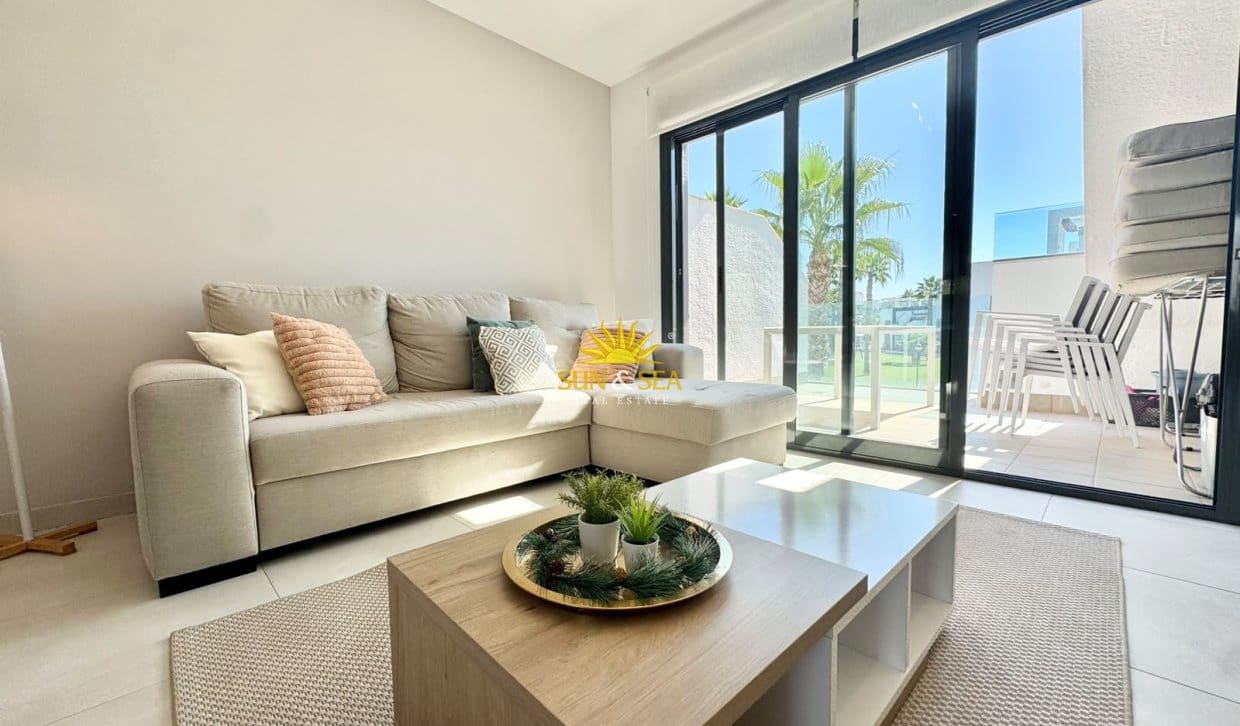 2 soverom Penthouse til leie i Guardamar del Segura med svømmebasseng - € 1 500 (Ref: 10103550)