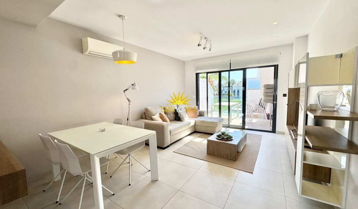 2 soverom Penthouse til leie i Guardamar del Segura med svømmebasseng - € 1 500 (Ref: 10103550)