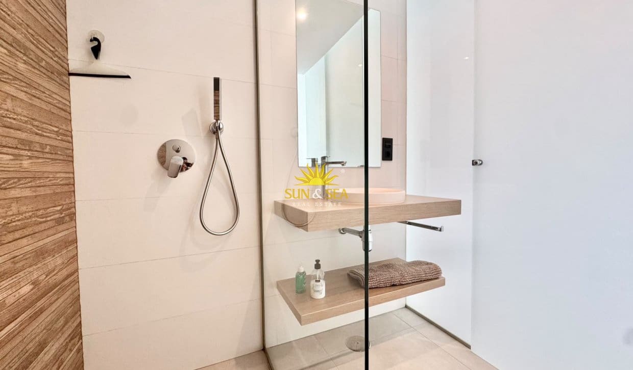 2 soverom Penthouse til leie i Guardamar del Segura med svømmebasseng - € 1 500 (Ref: 10103550)