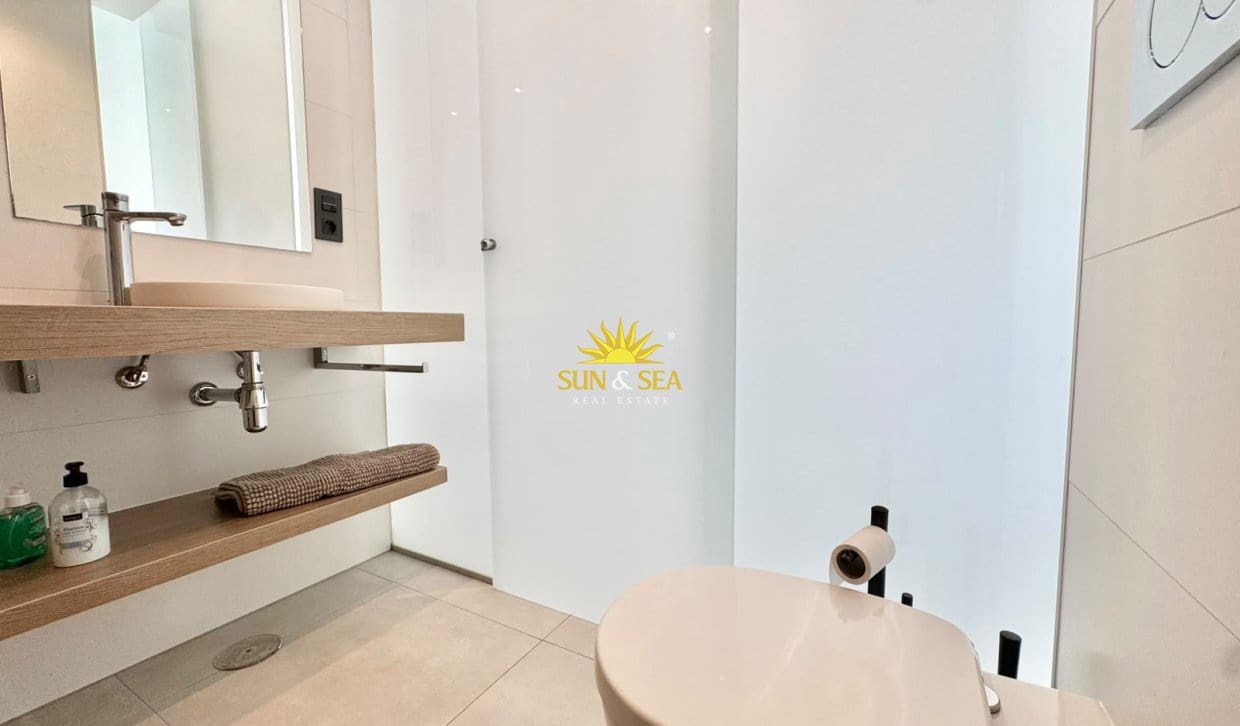2 soverom Penthouse til leie i Guardamar del Segura med svømmebasseng - € 1 500 (Ref: 10103550)