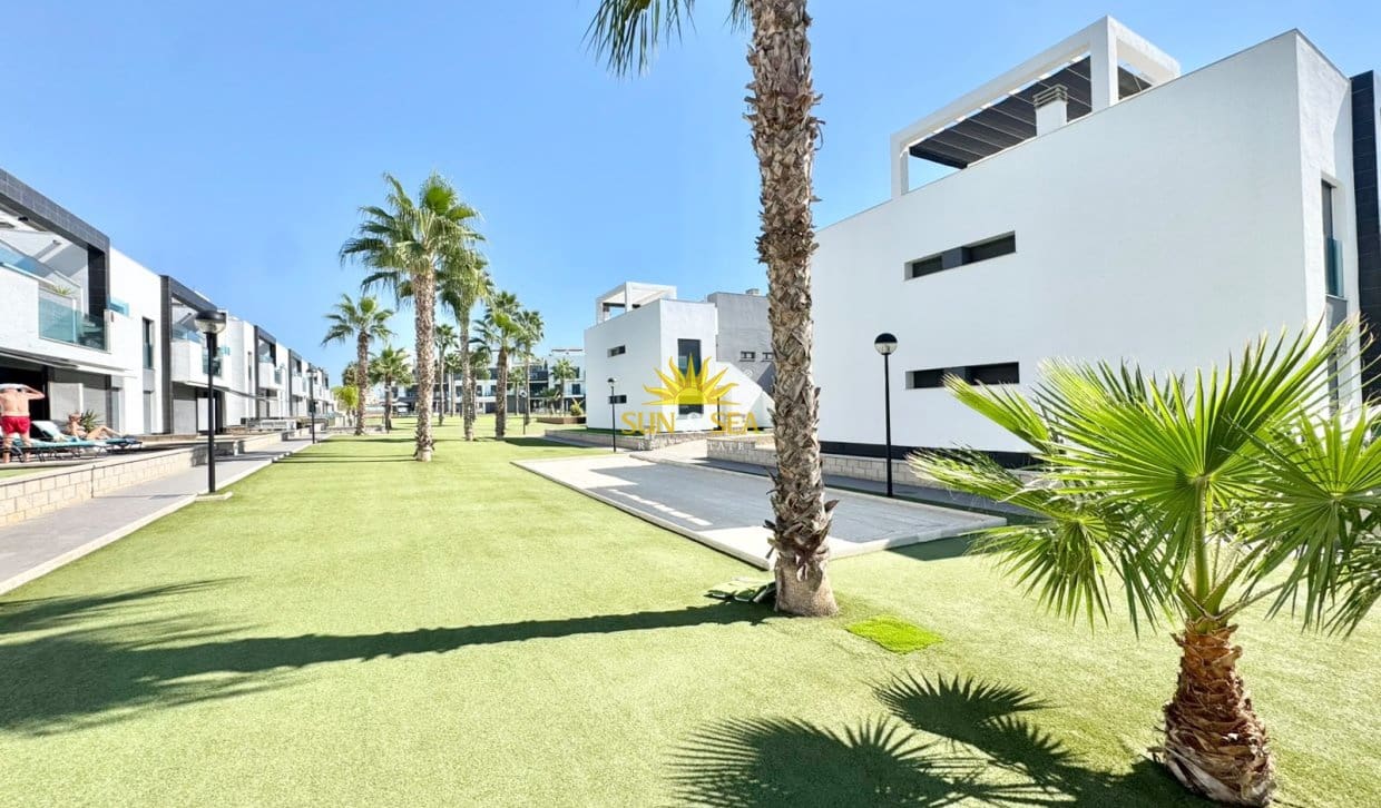 2 soverom Penthouse til leie i Guardamar del Segura med svømmebasseng - € 1 500 (Ref: 10103550)