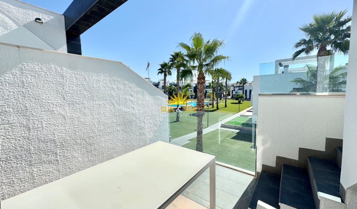 2 soverom Penthouse til leie i Guardamar del Segura med svømmebasseng - € 1 500 (Ref: 10103550)