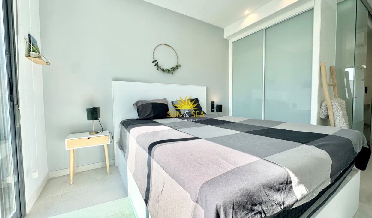 2 soverom Penthouse til leie i Guardamar del Segura med svømmebasseng - € 1 500 (Ref: 10103550)