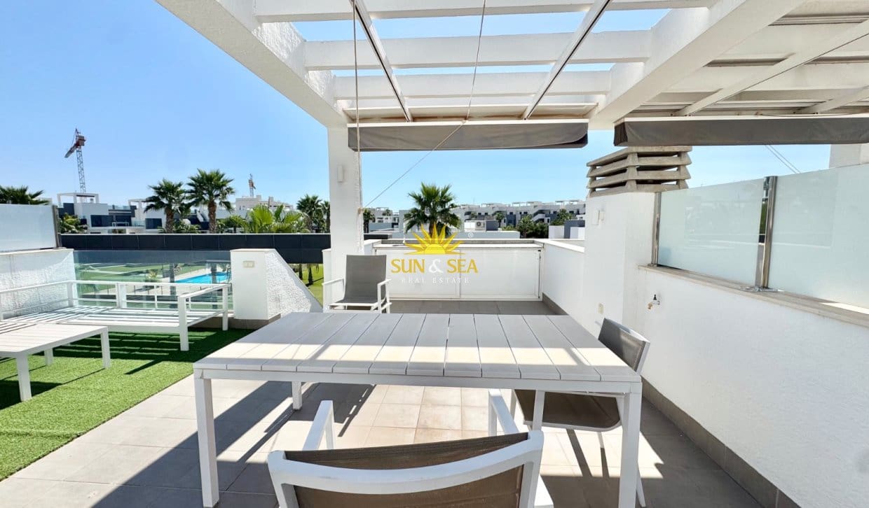 2 soverom Penthouse til leie i Guardamar del Segura med svømmebasseng - € 1 500 (Ref: 10103550)