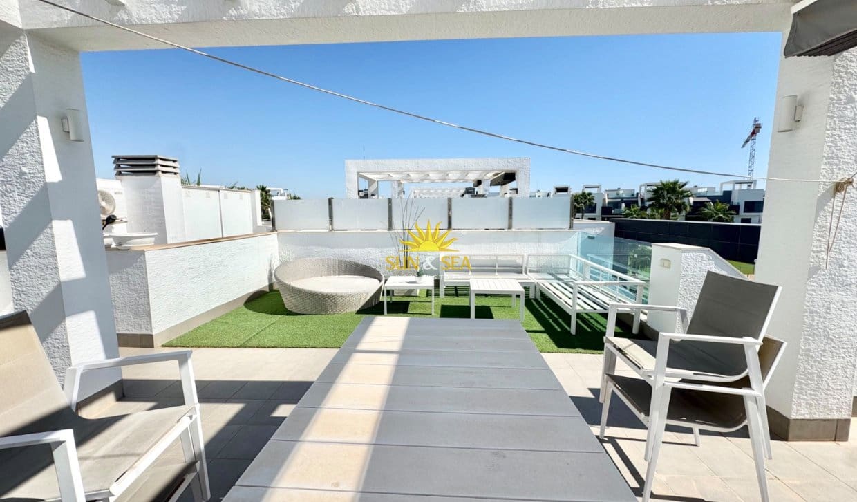 2 soverom Penthouse til leie i Guardamar del Segura med svømmebasseng - € 1 500 (Ref: 10103550)