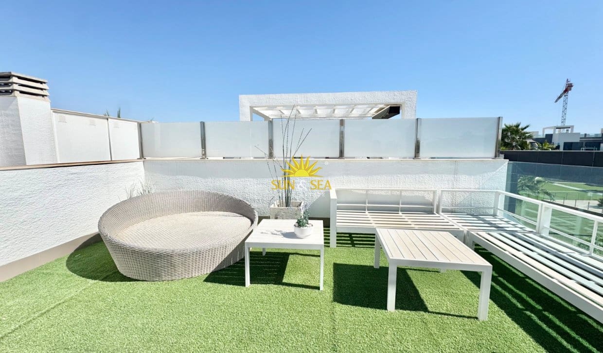 2 soverom Penthouse til leie i Guardamar del Segura med svømmebasseng - € 1 500 (Ref: 10103550)