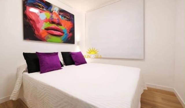 Apartamento de 3 habitaciones en Playa del Acequión, Torrevieja en alquiler vacacional con piscina - 1.000 € (Ref: 10106471)