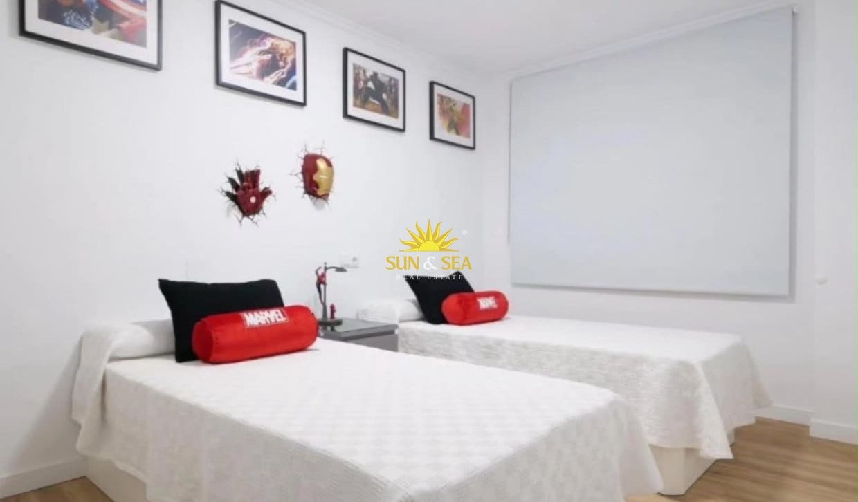 Apartamento de 3 habitaciones en Torrevieja en alquiler vacacional con piscina - 1.000 € (Ref: 10106471)