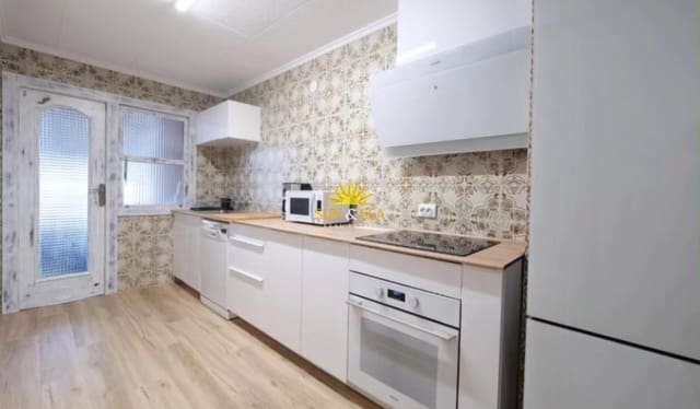 Apartamento de 3 habitaciones en Playa del Acequión, Torrevieja en alquiler vacacional con piscina - 1.000 € (Ref: 10106471)