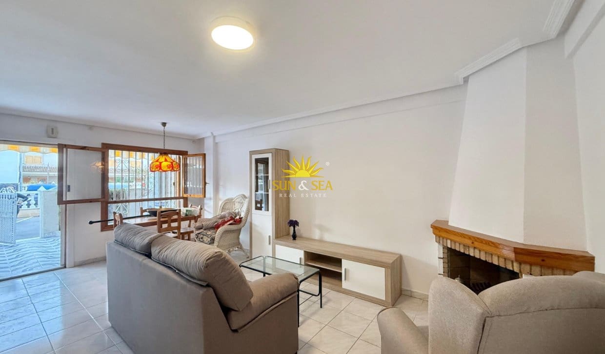 3 Zimmer Villa zu verkaufen in Santa Pola mit Garage - 375.000 € (Ref: 10113302)