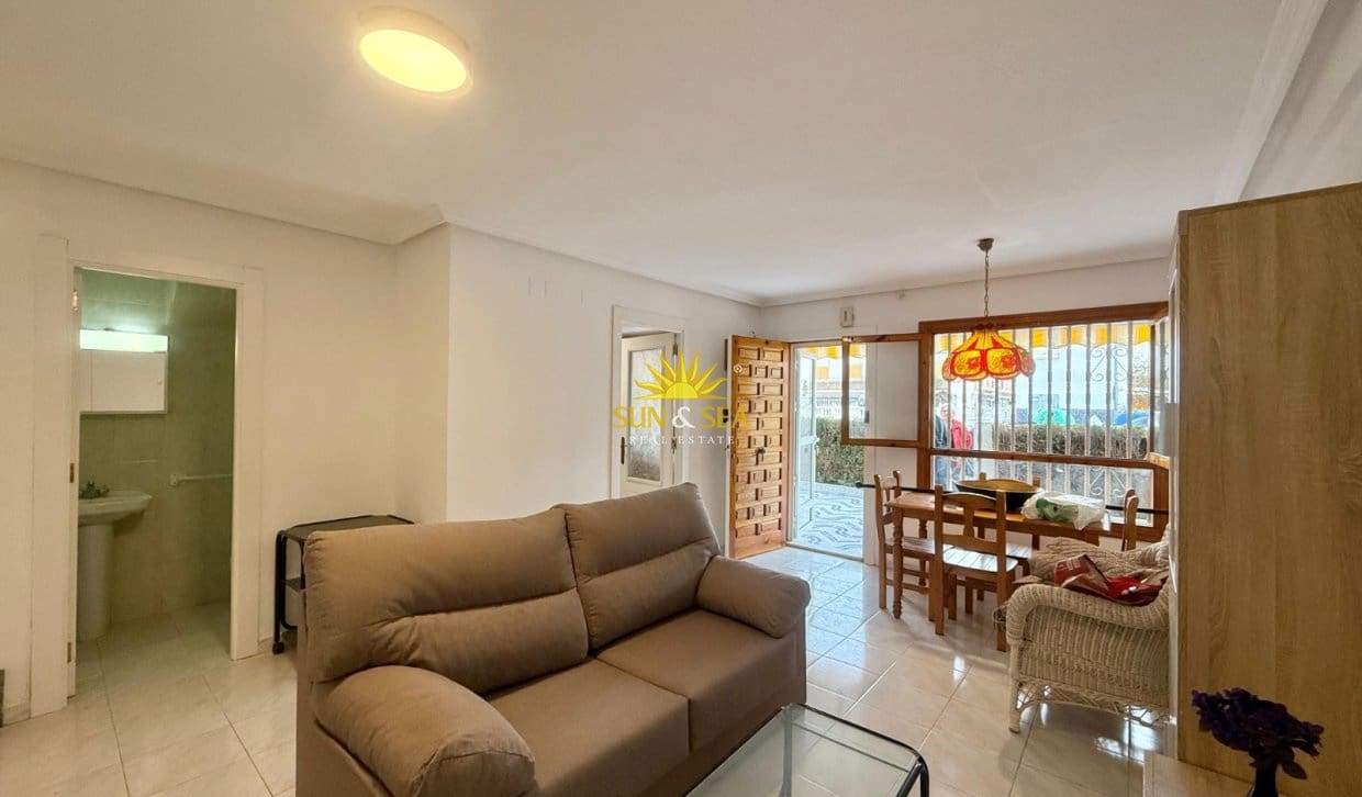 3 Zimmer Villa zu verkaufen in Santa Pola mit Garage - 375.000 € (Ref: 10113302)