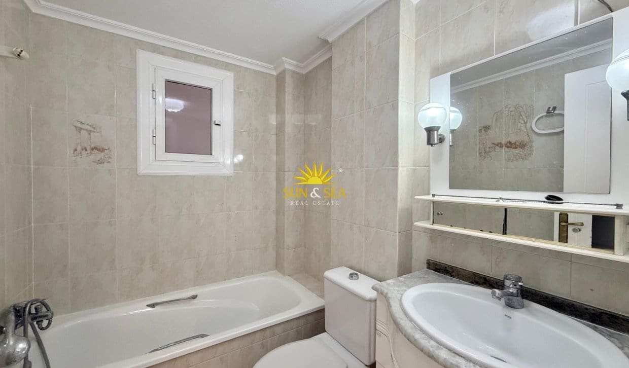 3 Zimmer Villa zu verkaufen in Santa Pola mit Garage - 375.000 € (Ref: 10113302)