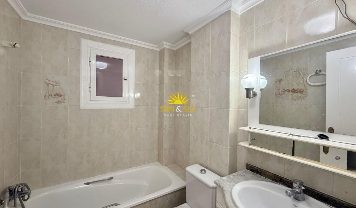 3 Zimmer Villa zu verkaufen in Santa Pola mit Garage - 375.000 € (Ref: 10113302)