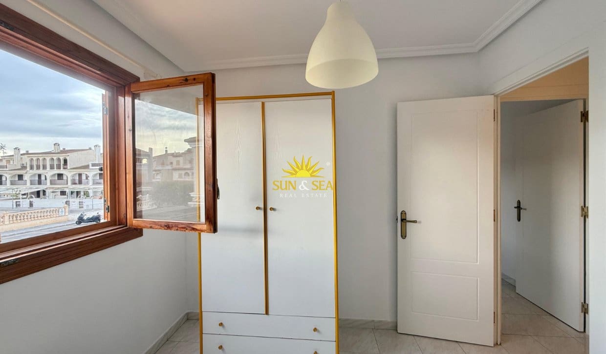 3 Zimmer Villa zu verkaufen in Santa Pola mit Garage - 375.000 € (Ref: 10113302)