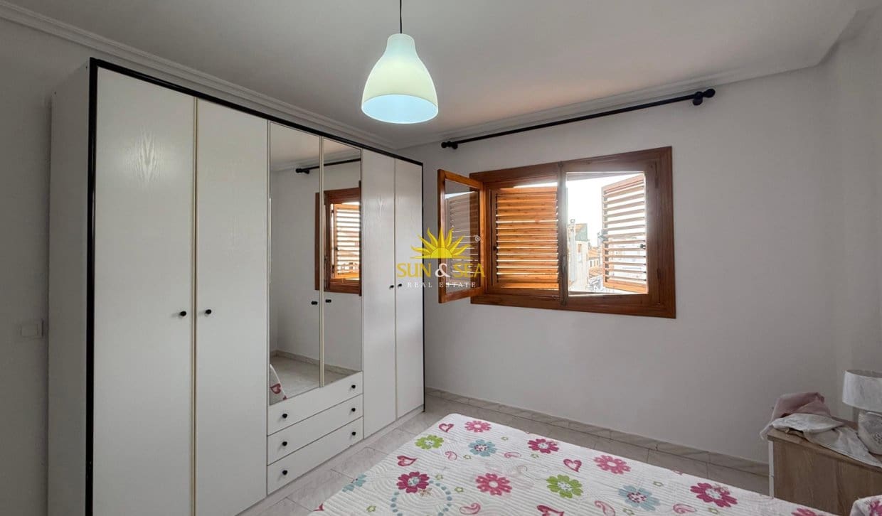 3 Zimmer Villa zu verkaufen in Santa Pola mit Garage - 375.000 € (Ref: 10113302)