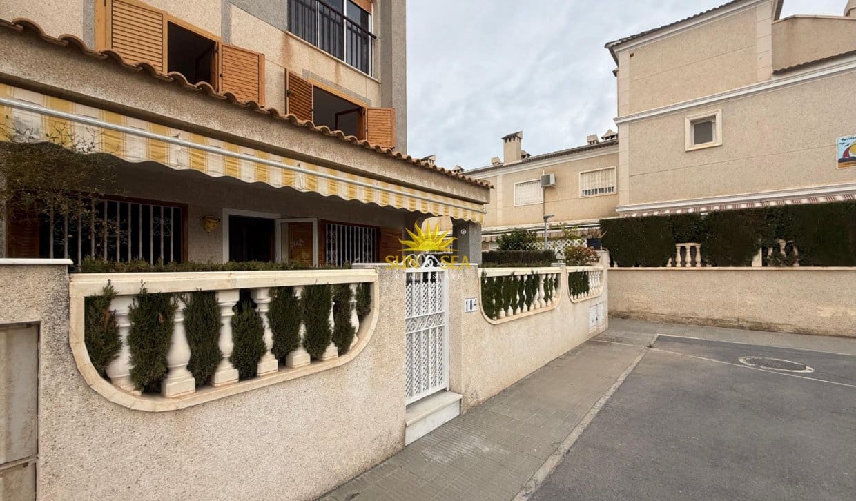 3 Zimmer Villa zu verkaufen in Santa Pola mit Garage - 375.000 € (Ref: 10113302)