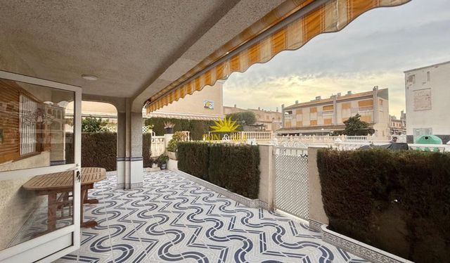 3 bedroom Villa for sale in Playa Tamarit - Playa Lissa, Santa Pola with garage - € 375,000 (Ref: 10113302)