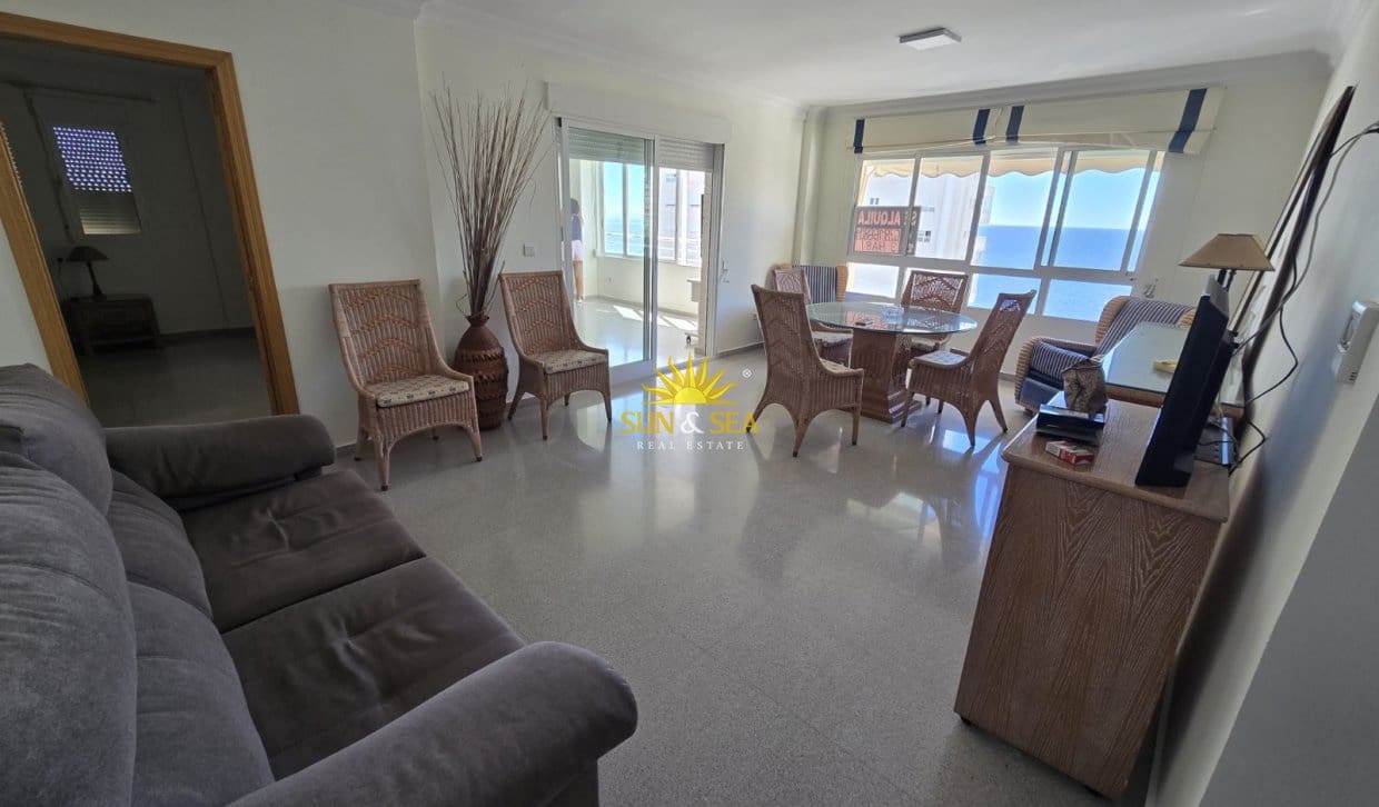 3 soverom Leilighet til leie i Benidorm med svømmebasseng garasje - € 1 600 (Ref: 10113303)